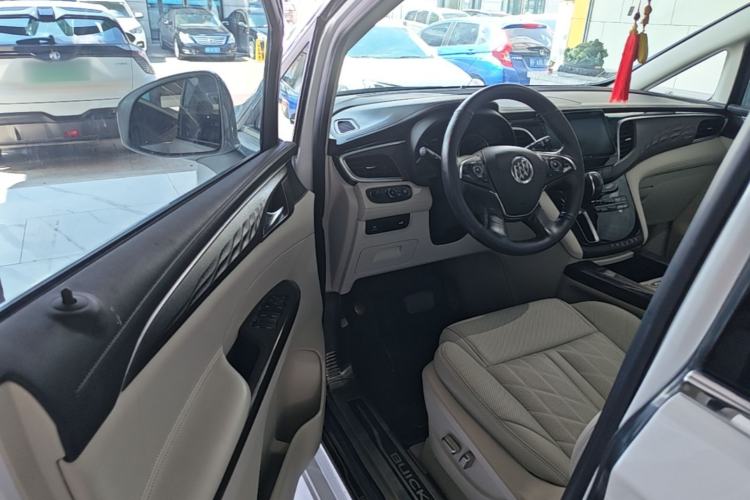 Used Buick GL8 2018 ES 28T Comfort Model China VI Standard Driver Seat
