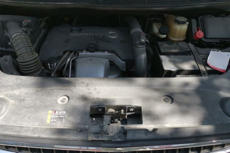 Used Buick GL8 2018 ES 28T Comfort Model China VI Standard Engine Bay