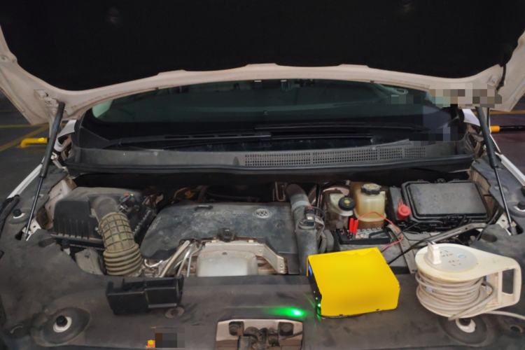 Used Buick GL8 2018 ES 28T Comfort Model China VI Standard Engine Bay