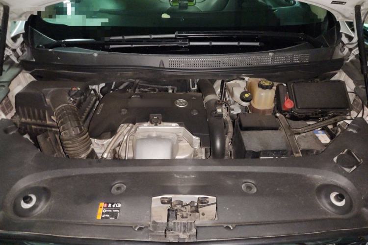 Used Buick GL8 2018 ES 28T Flagship Model China VI Standard Engine Bay