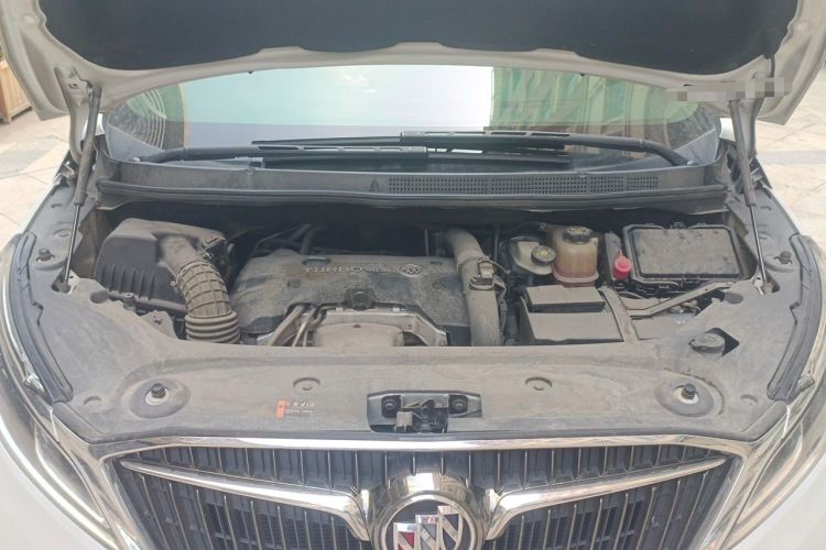 Used Buick GL8 2018 ES 28T Premium Model China VI Standard Engine Bay