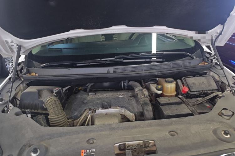 Used Buick GL8 2018 ES 28T Comfort Model China VI Standard Engine Bay