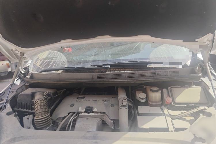 Used Buick GL8 2018 ES 28T Luxury Model China VI Standard Engine Bay