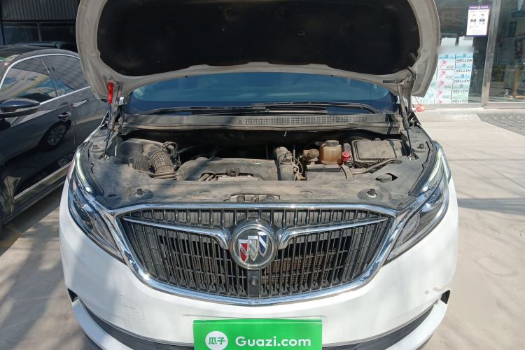 Used Buick GL8 2018 ES 28T Comfort Model China VI Standard Engine Bay