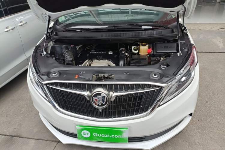 Used Buick GL8 2018 ES 28T Comfort Model China VI Standard Engine Bay