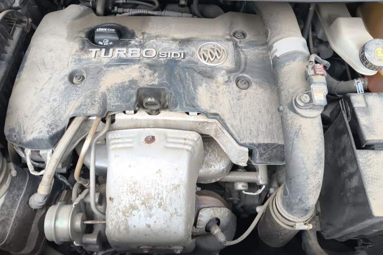 Used Buick GL8 2018 ES 28T Comfort Model China VI Standard Engine Bay