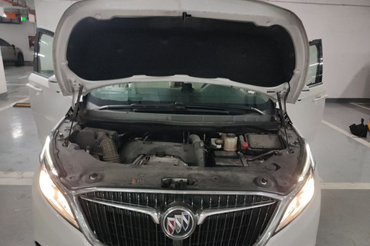 Used Buick GL8 2018 ES 28T Comfort Model China VI Standard Engine Bay