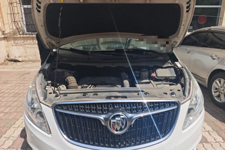 Used Buick GL8 2018 28T Comfort Model China VI Standard Engine Bay