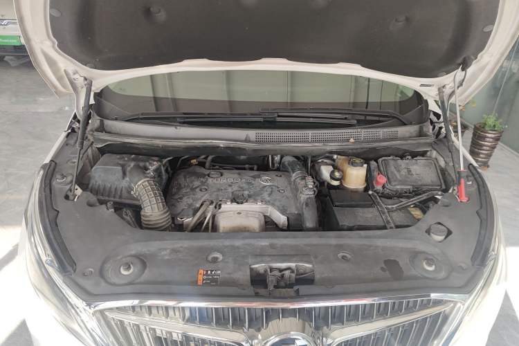 Used Buick GL8 2018 ES 28T Comfort Model China VI Standard Engine Bay