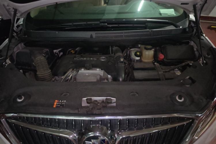 Used Buick GL8 2018 ES 28T Premium Model China VI Standard Engine Bay