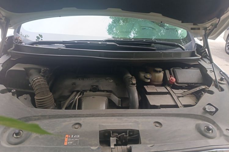 Used Buick GL8 2018 ES 28T Comfort Model China VI Standard Engine Bay