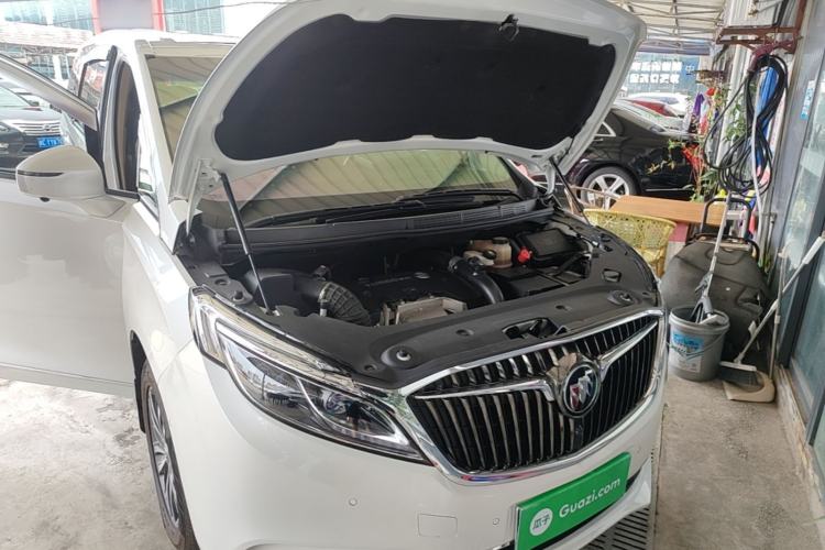 Used Buick GL8 2018 ES 28T Flagship Model China VI Standard Engine Bay