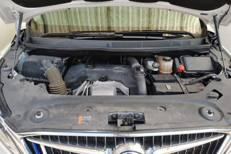 Used Buick GL8 2018 ES 28T Comfort Model China VI Standard Engine Bay