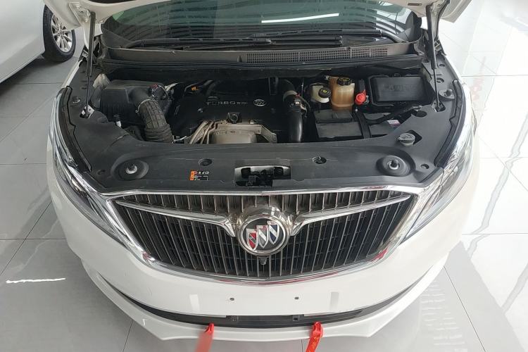 Used Buick GL8 2018 ES 28T Comfort Model China VI Standard Engine Bay
