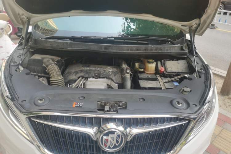 Used Buick GL8 2018 ES 28T Luxury Model China VI Standard Engine Bay