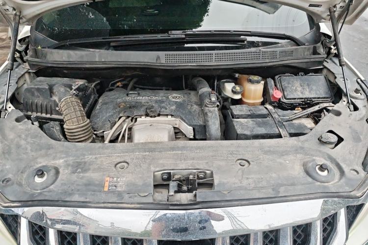 Used Buick GL8 2018 ES 28T Comfort Model China VI Standard Engine Bay