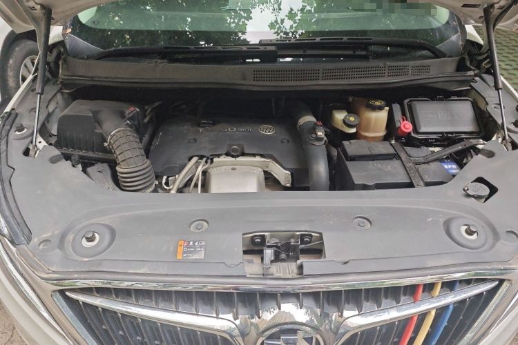 Used Buick GL8 2018 ES 28T Comfort Model China VI Standard Engine Bay