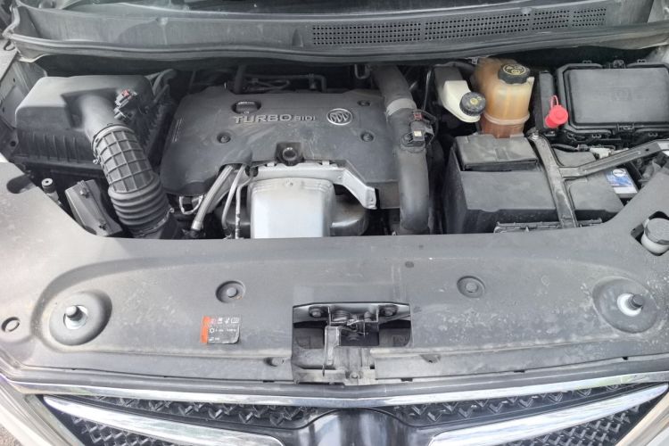 Used Buick GL8 2018 ES 28T Comfort Model China VI Standard Engine Bay