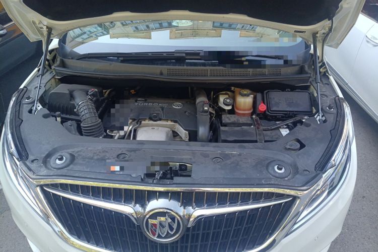 Used Buick GL8 2018 ES 28T Luxury Model China VI Standard Engine Bay