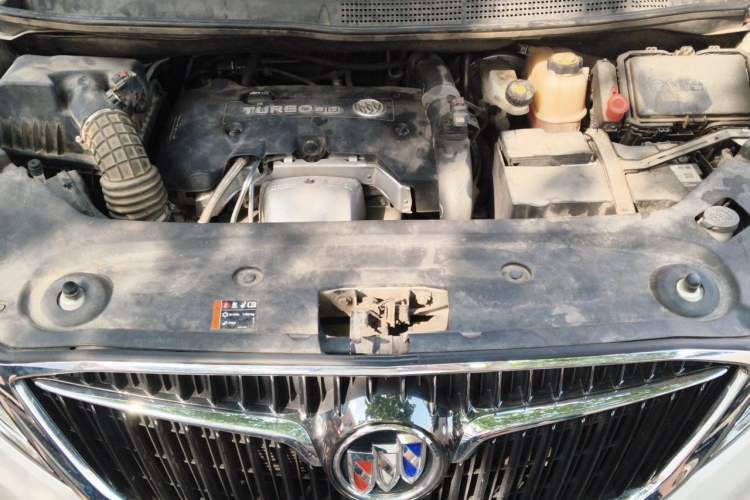 Used Buick GL8 2018 ES 28T Luxury Model China VI Standard Engine Bay