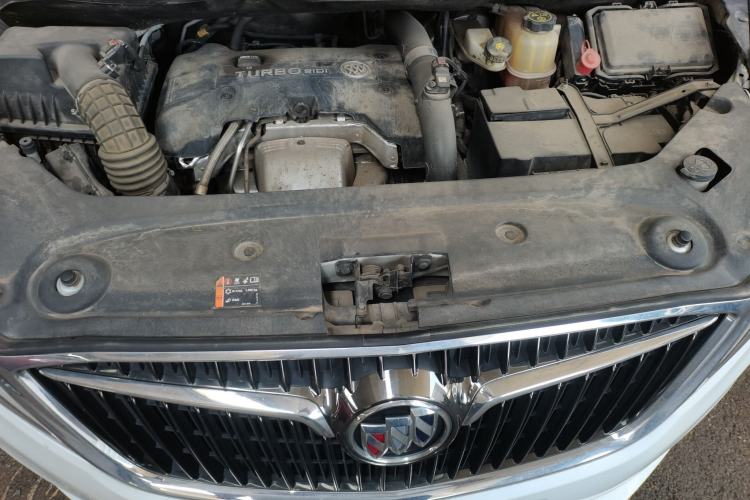 Used Buick GL8 2018 ES 28T Comfort Model China VI Standard Engine Bay