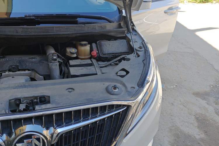 Used Buick GL8 2018 ES 28T Comfort Model China VI Standard Engine Bay Left