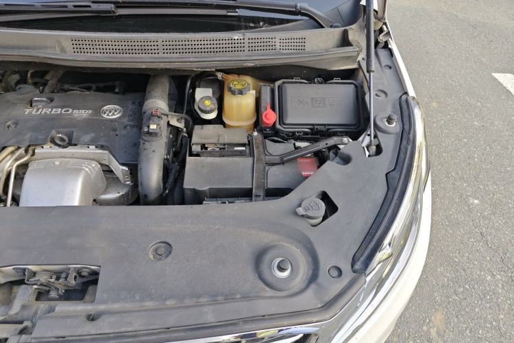 Used Buick GL8 2018 ES 28T Luxury Model China VI Standard Engine Bay Left