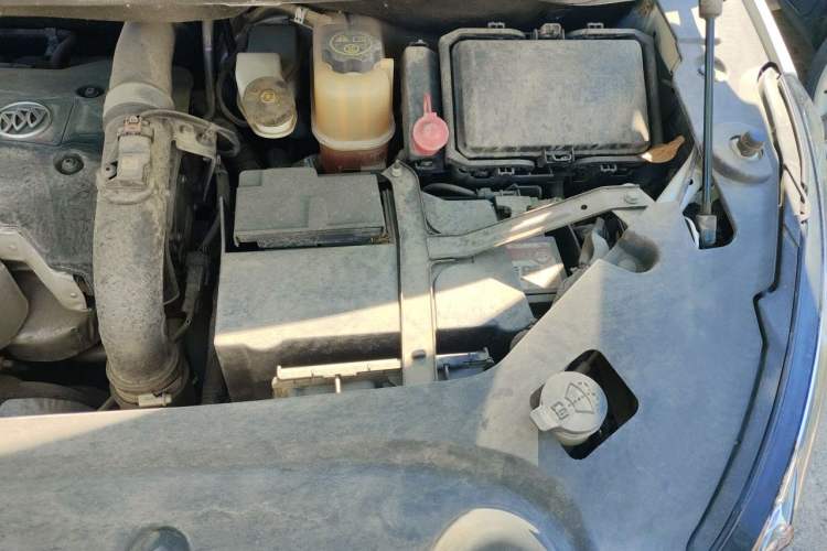 Used Buick GL8 2018 ES 28T Premium Model China VI Standard Engine Bay Left