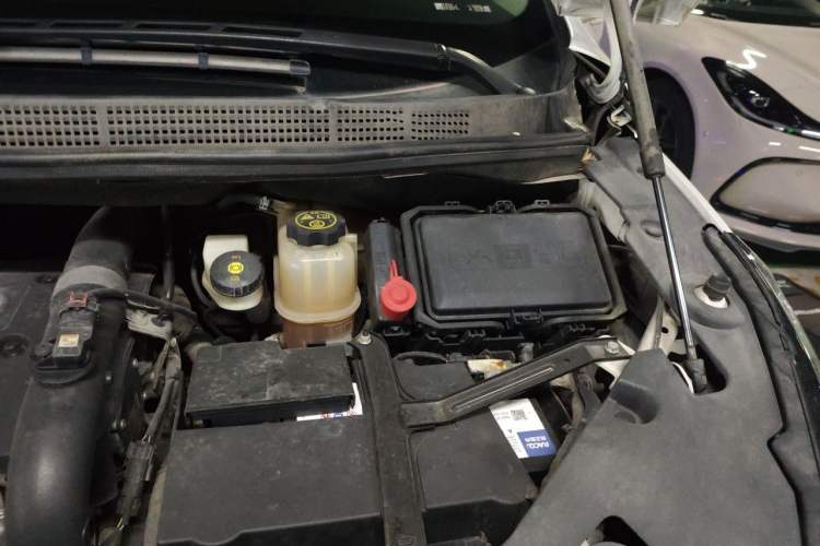 Used Buick GL8 2018 ES 28T Comfort Model China VI Standard Engine Bay Left