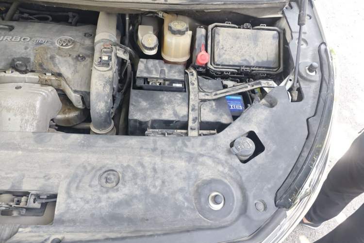 Used Buick GL8 2018 ES 28T Comfort Model China VI Standard Engine Bay Left