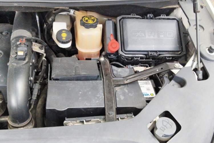 Used Buick GL8 2018 ES 28T Luxury Model China VI Standard Engine Bay Left