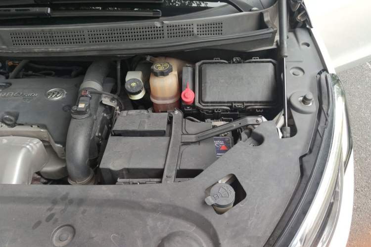 Used Buick GL8 2018 ES 28T Luxury Model China VI Standard Engine Bay Left