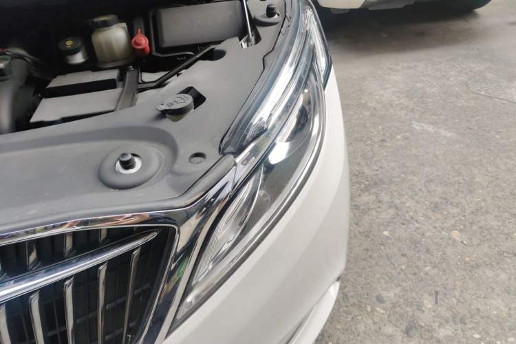 Used Buick GL8 2018 ES 28T Comfort Model China VI Standard Engine Bay Left