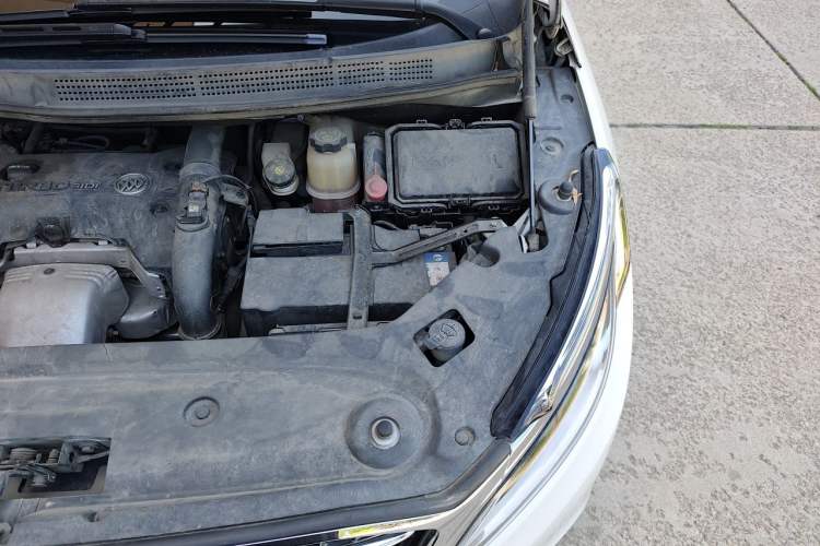 Used Buick GL8 2018 ES 28T Comfort Model China VI Standard Engine Bay Left