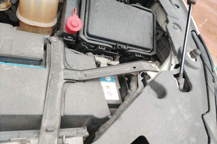 Used Buick GL8 2018 ES 28T Comfort Model China VI Standard Engine Bay Left