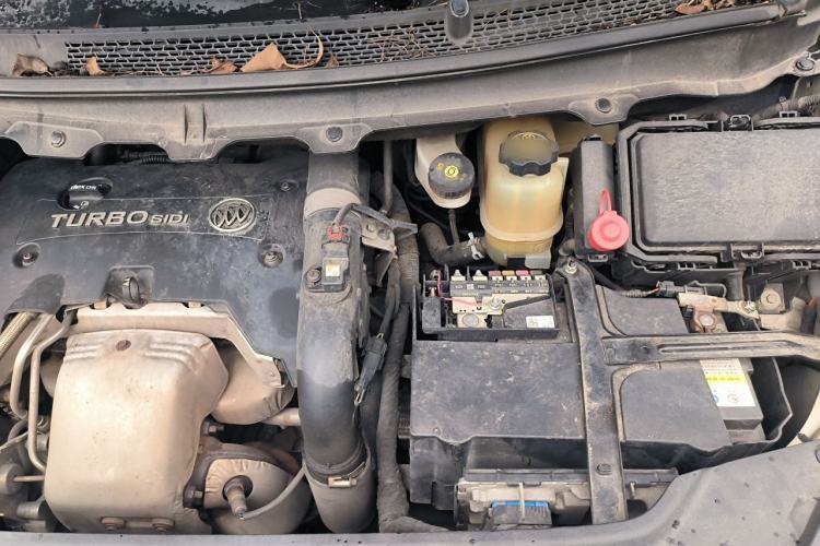 Used Buick GL8 2018 28T Luxury Model China VI Standard Engine Bay Left