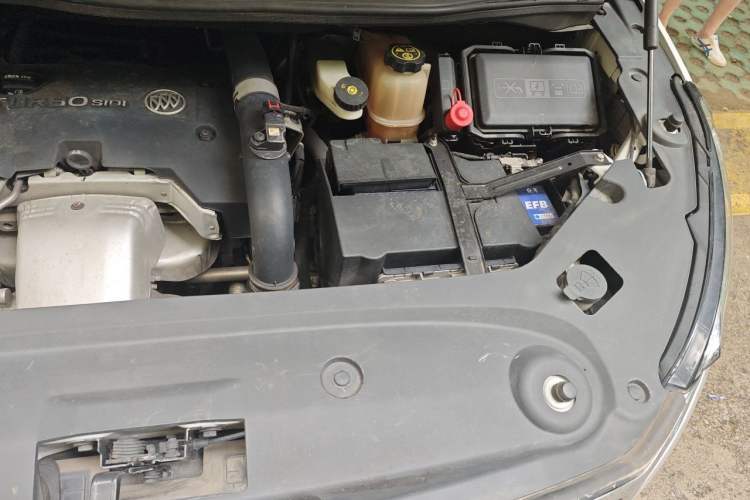 Used Buick GL8 2018 ES 28T Comfort Model China VI Standard Engine Bay Left