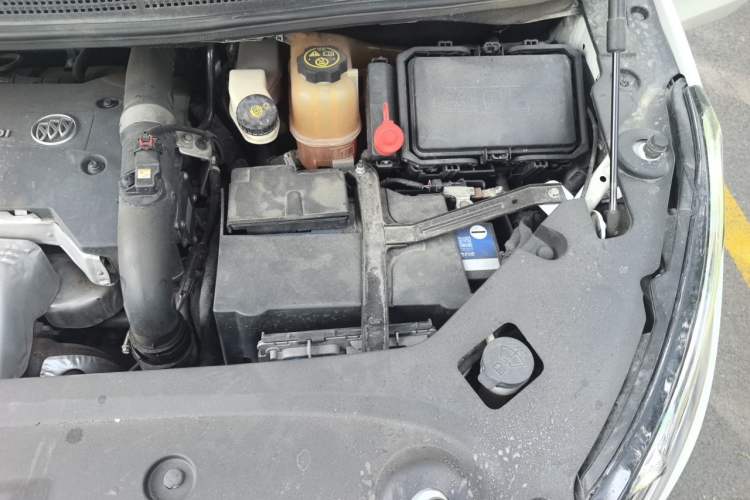 Used Buick GL8 2018 ES 28T Comfort Model China VI Standard Engine Bay Left