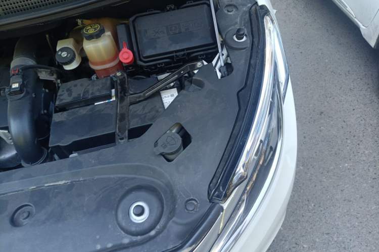 Used Buick GL8 2018 ES 28T Luxury Model China VI Standard Engine Bay Left