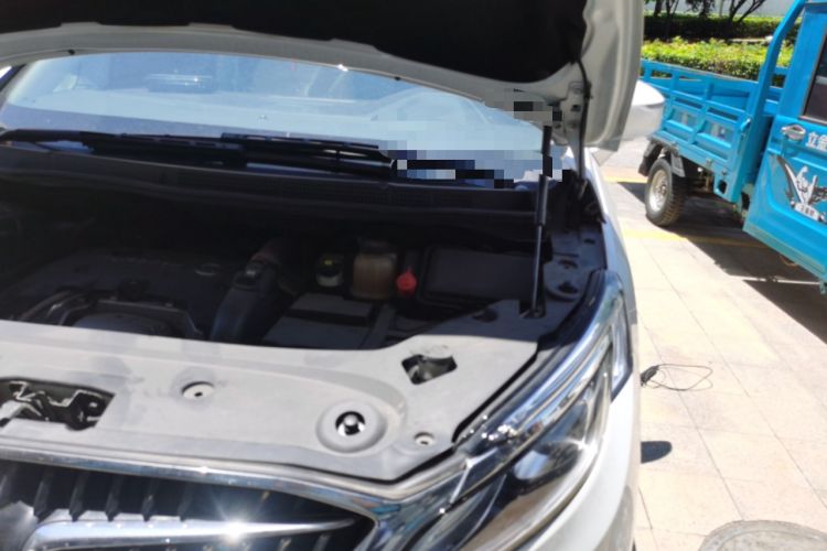 Used Buick GL8 2018 ES 28T Comfort Model China VI Standard Engine Bay Left