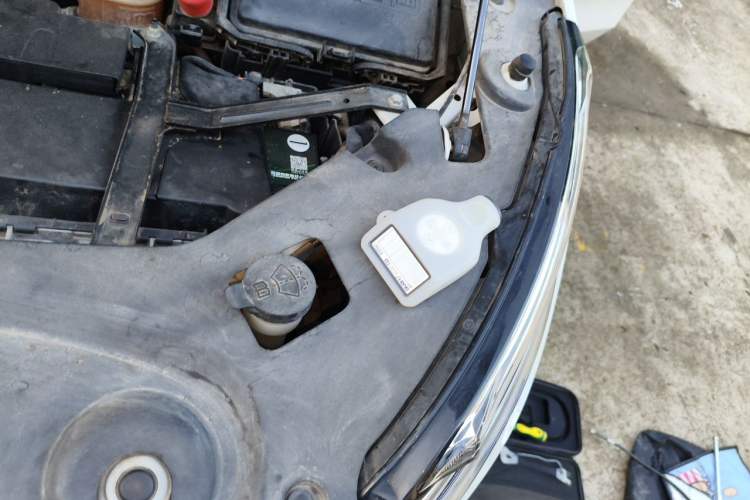 Used Buick GL8 2018 ES 28T Comfort Model China VI Standard Engine Bay Left
