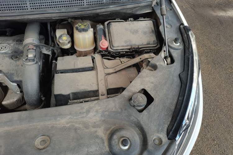 Used Buick GL8 2018 ES 28T Comfort Model China VI Standard Engine Bay Left