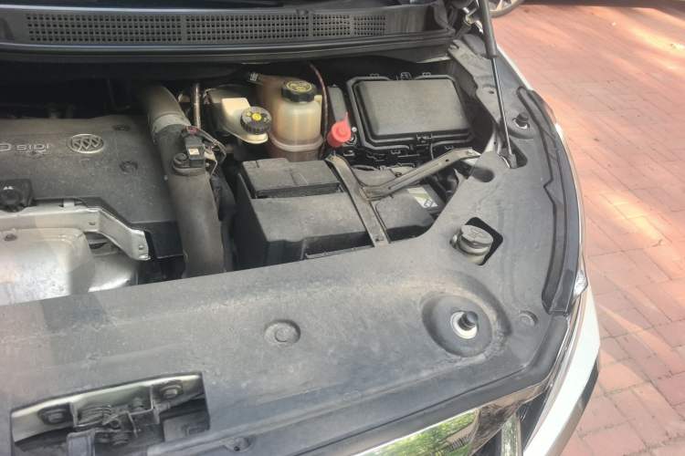 Used Buick GL8 2018 ES 28T Comfort Model China VI Standard Engine Bay Left