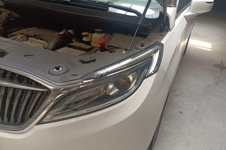 Used Buick GL8 2018 ES 28T Comfort Model China VI Standard Engine Bay Left