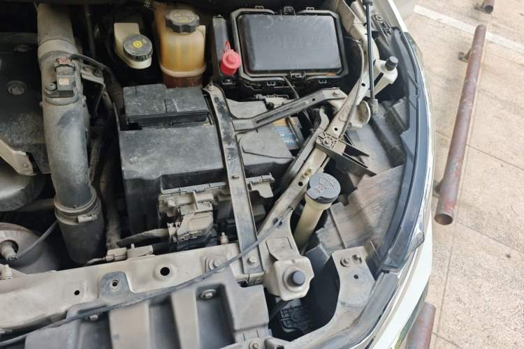 Used Buick GL8 2018 ES 28T Comfort Model China VI Standard Engine Bay Left