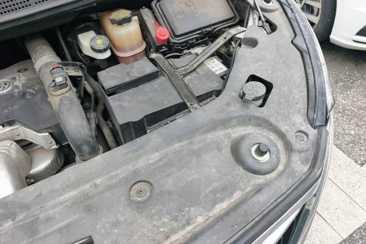 Used Buick GL8 2018 ES 28T Comfort Model China VI Standard Engine Bay Left