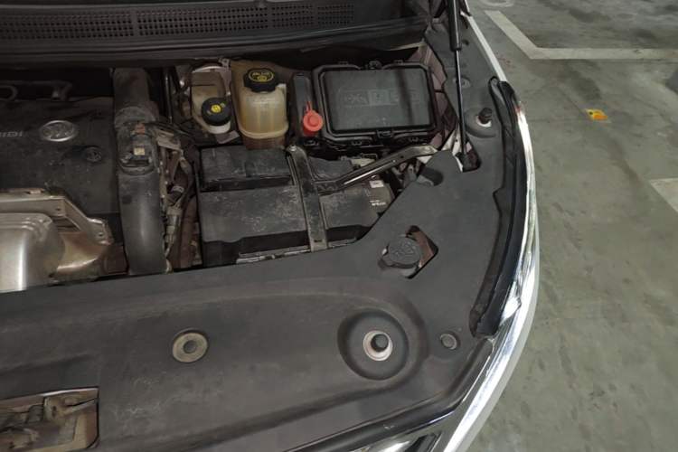 Used Buick GL8 2018 ES 28T Luxury Model China VI Standard Engine Bay Left