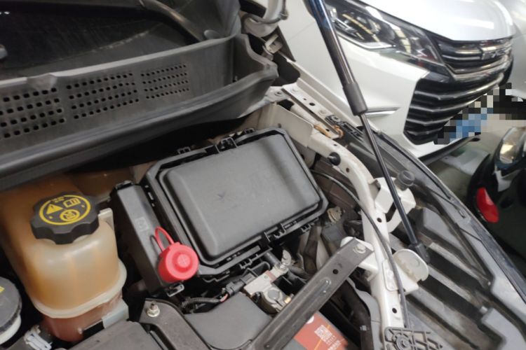 Used Buick GL8 2018 ES 28T Premium Model China VI Standard Engine Bay Left