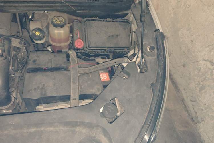 Used Buick GL8 2018 ES 28T Premium Model China VI Standard Engine Bay Left