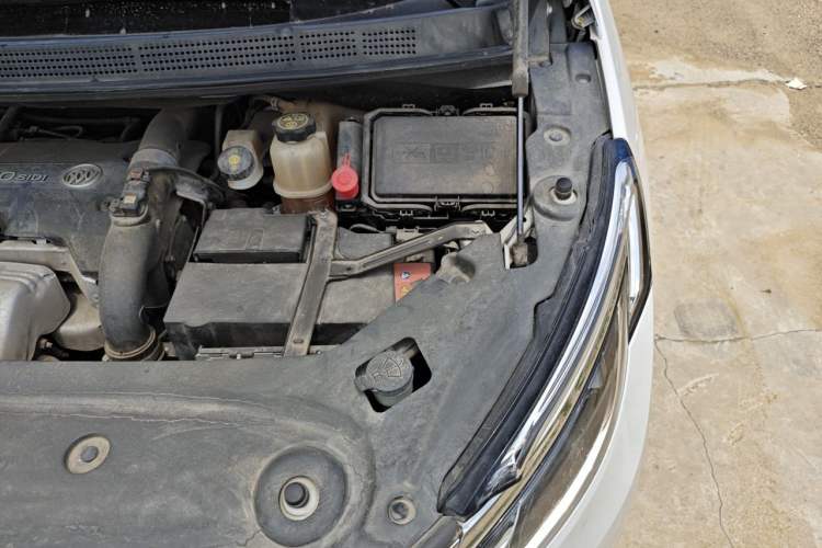 Used Buick GL8 2018 ES 28T Flagship Model China VI Standard Engine Bay Left
